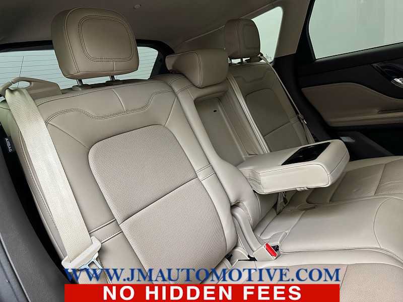 Used 2022 Lincoln Corsair AWD w/ Premium Package image 19