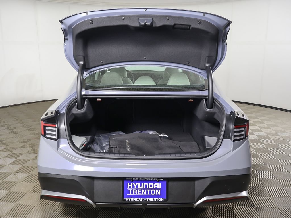 Certified 2025 Hyundai Sonata SE image 13