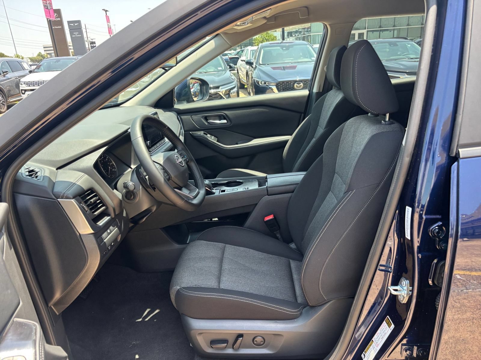 Used 2026 Nissan Rogue SV FWD image 29