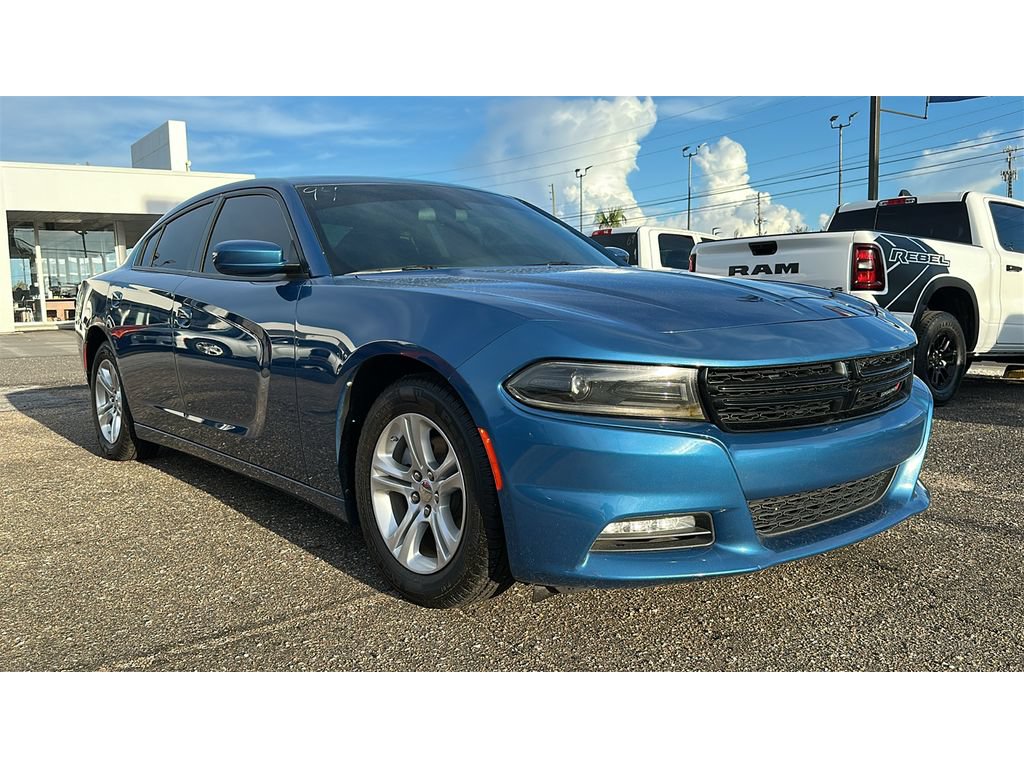 Used 2022 Dodge Charger SXT w/ Driver Convenience Group RWD image 7