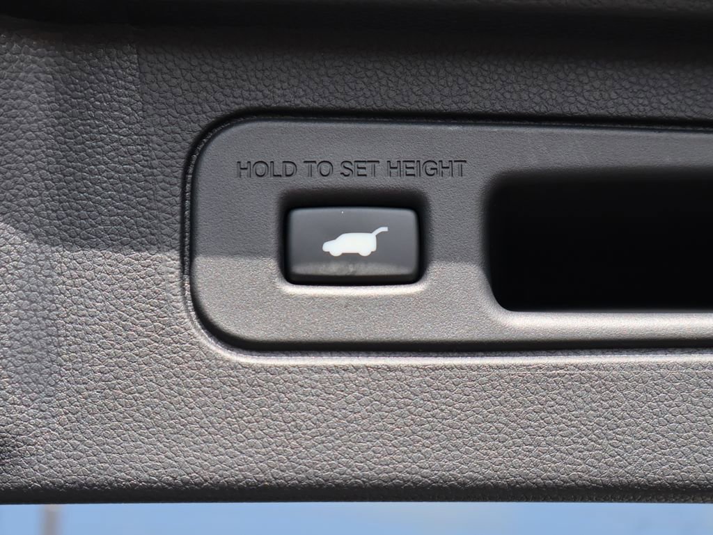Certified 2025 Honda Pilot Elite image 17