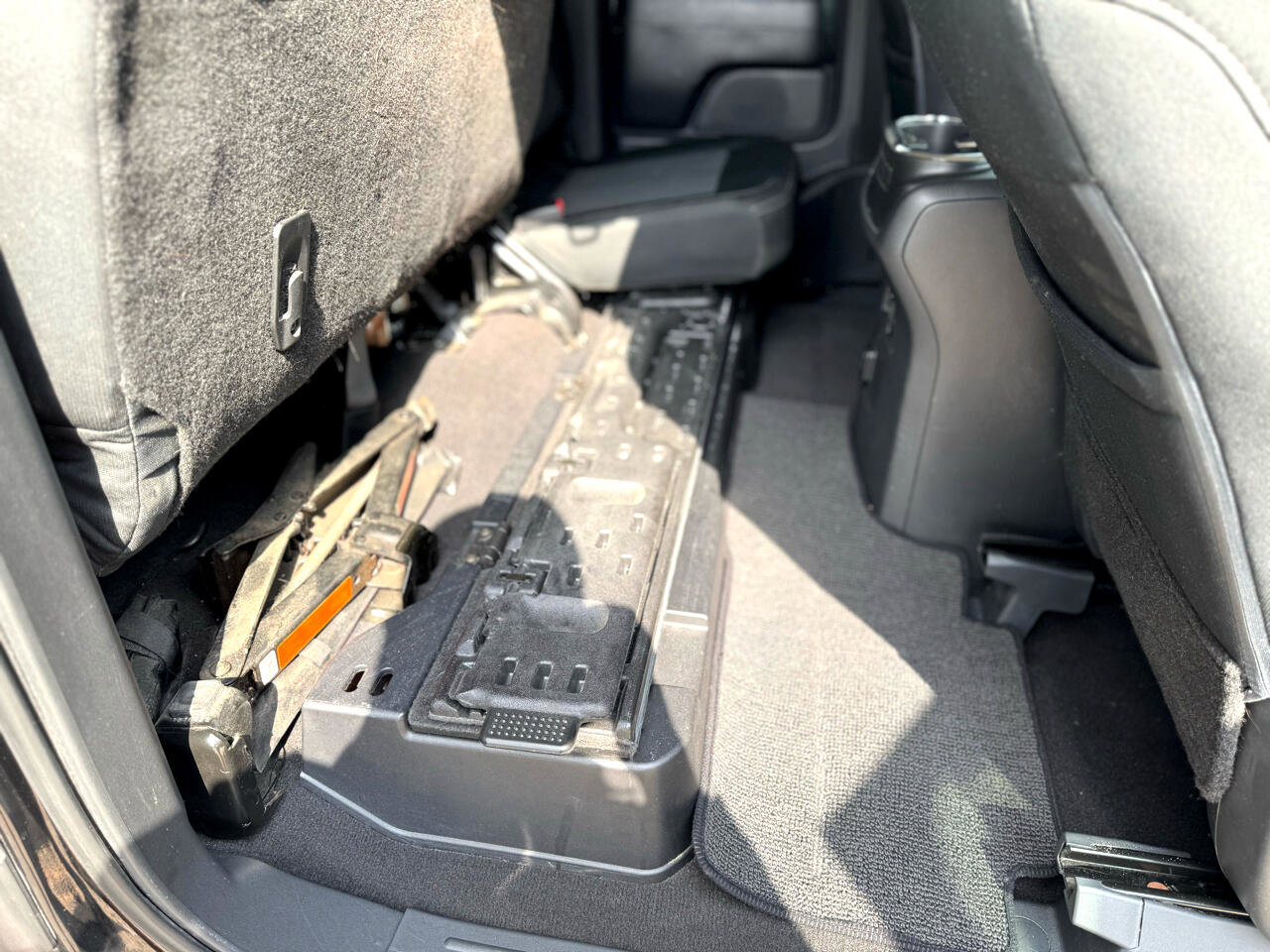 Used 2018 Nissan Titan SV w/ SV Convenience Package image 37