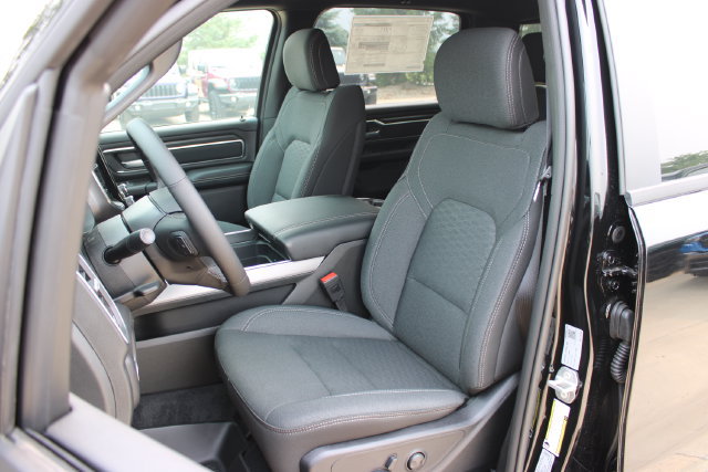 New 2026 RAM 1500 Big Horn w/ Night Edition AWD/4WD image 16
