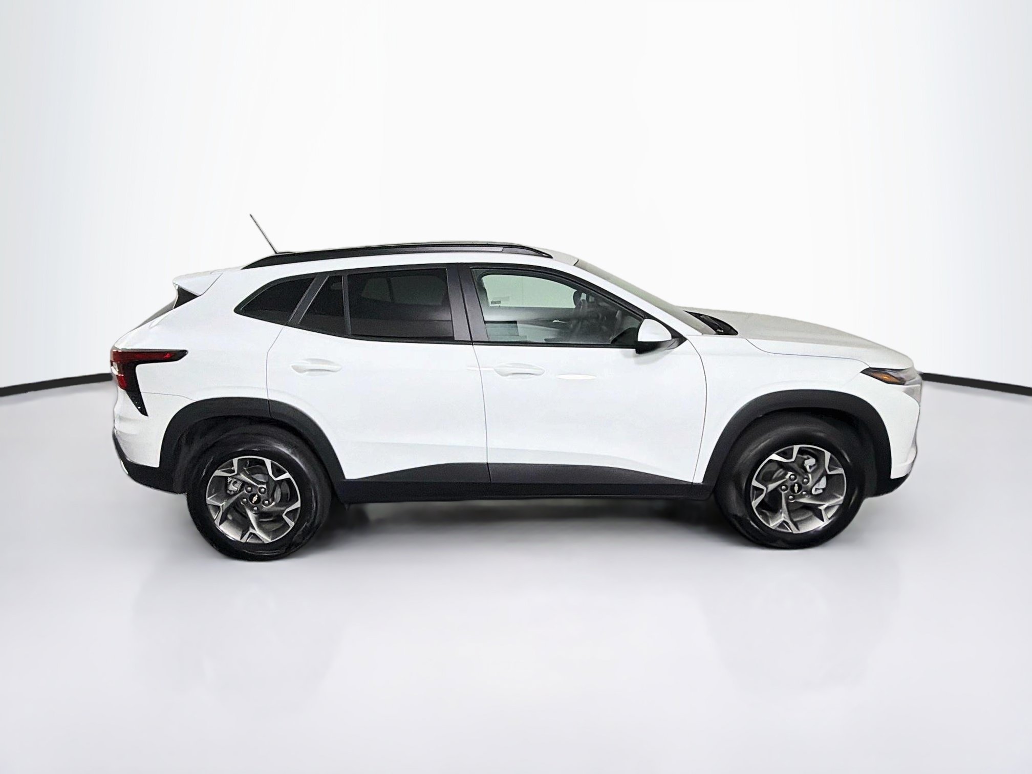 Used 2026 Chevrolet Trax LT FWD image 10