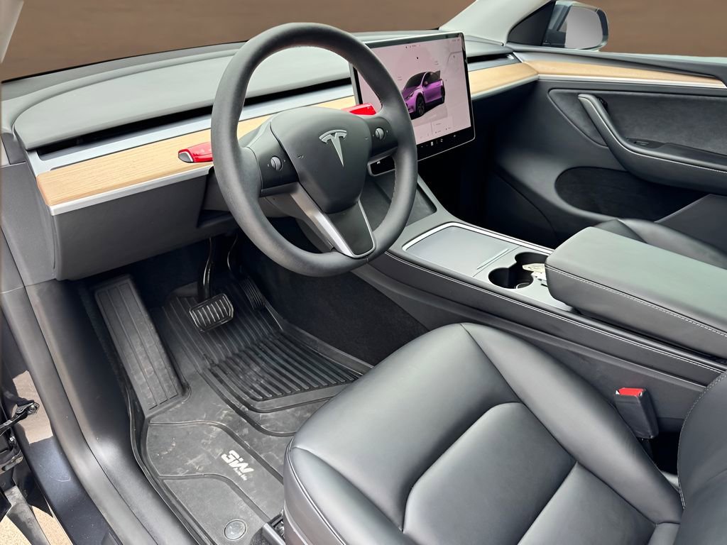 Used 2024 Tesla Model Y Long Range RWD image 12