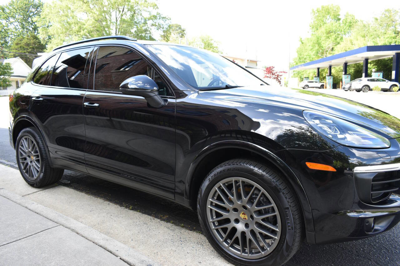Used 2018 Porsche Cayenne Platinum Edition AWD/4WD image 33