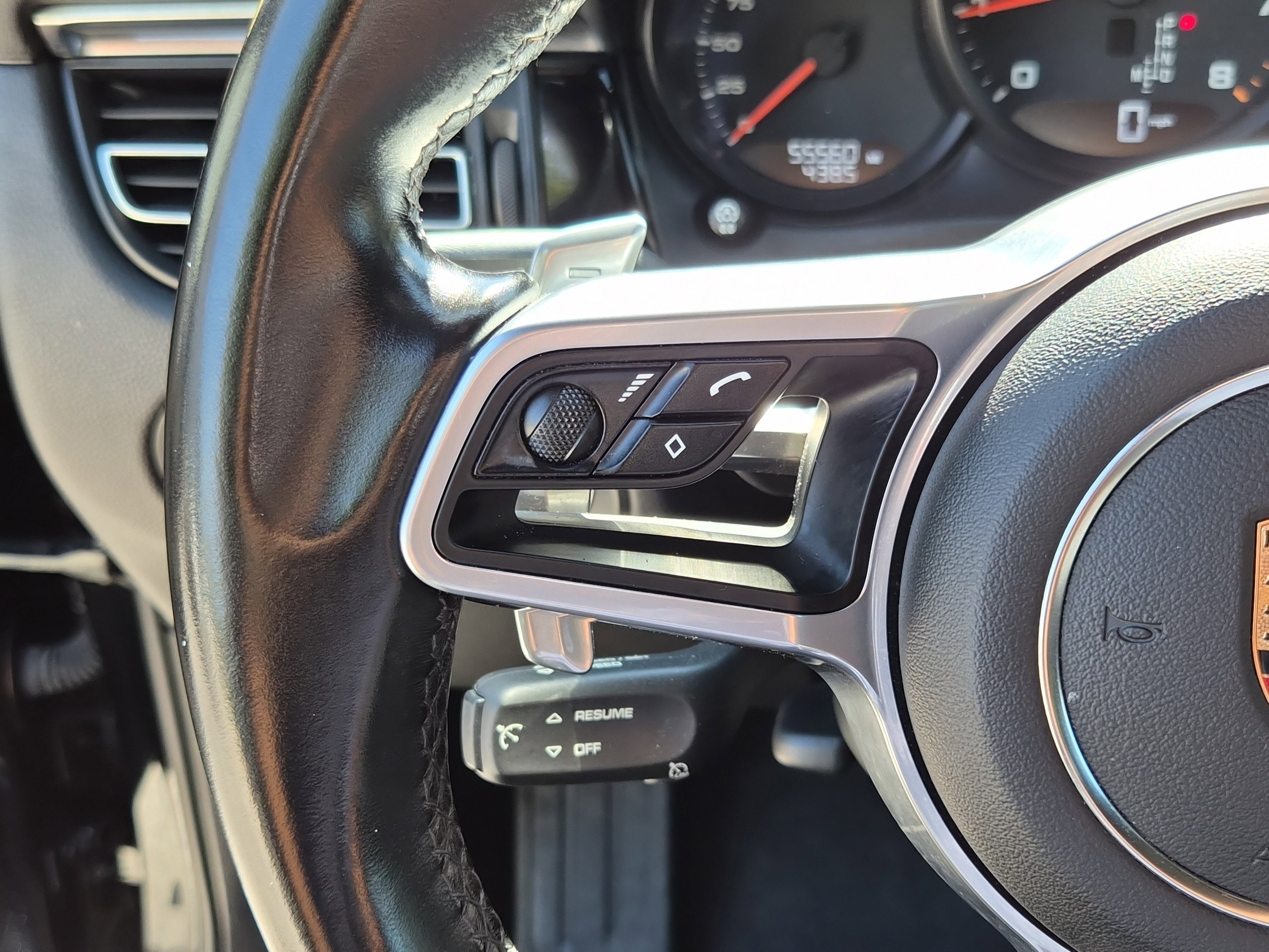 Used 2020 Porsche Macan image 23