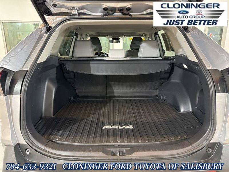 Used 2023 Toyota RAV4 XLE Premium image 13
