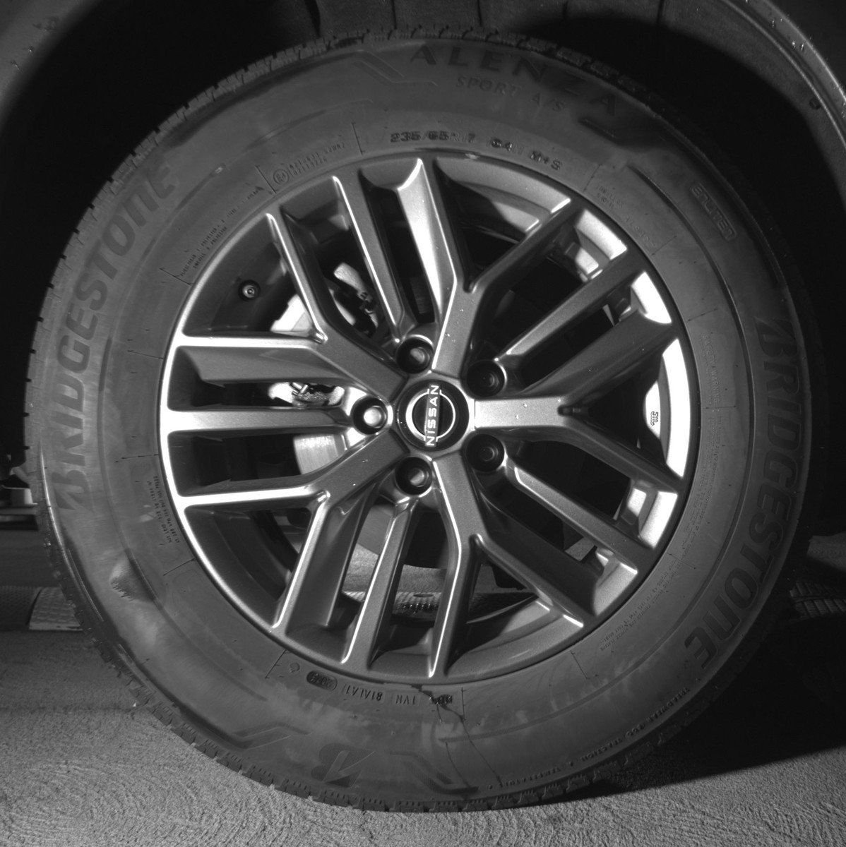 Used 2023 Nissan Rogue S FWD image 15