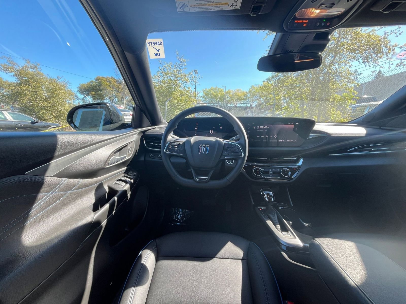 Used 2025 Buick Envista Sport Touring image 33