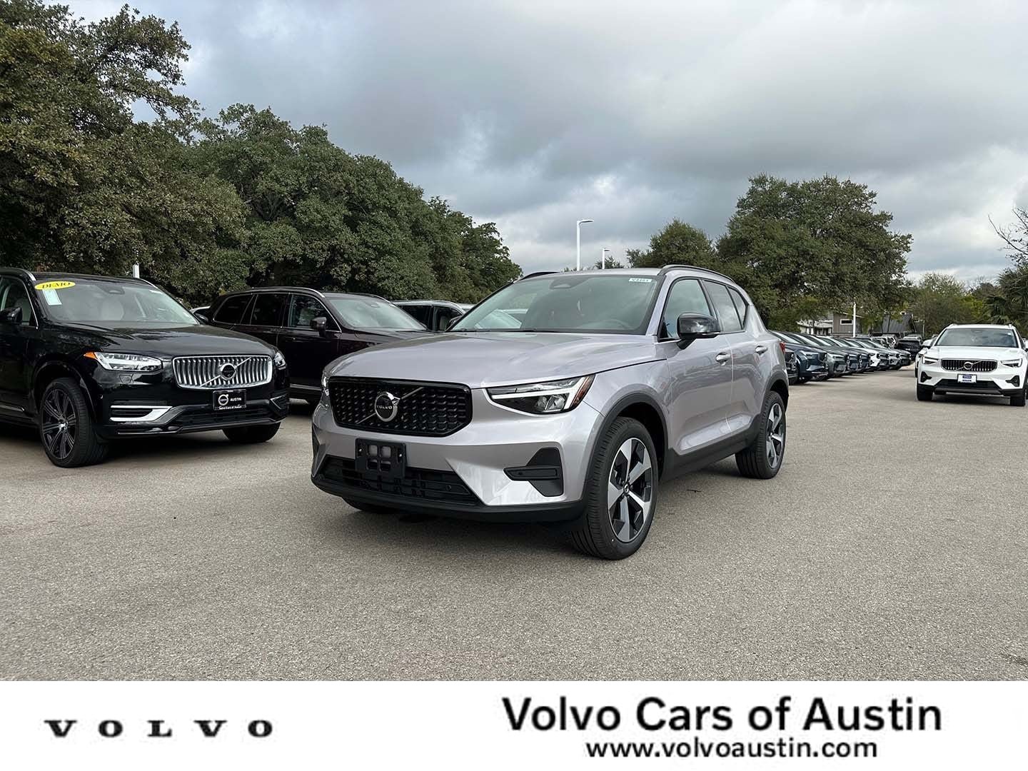 New 2026 Volvo XC40 B5 Core AWD/4WD image 1