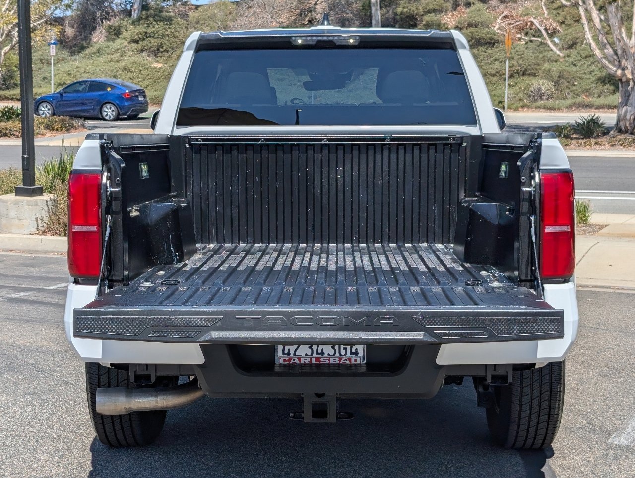 Used 2025 Toyota Tacoma SR5 image 9