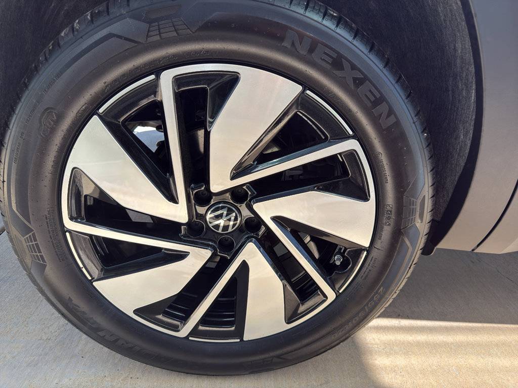 New 2025 Volkswagen Atlas SEL image 23