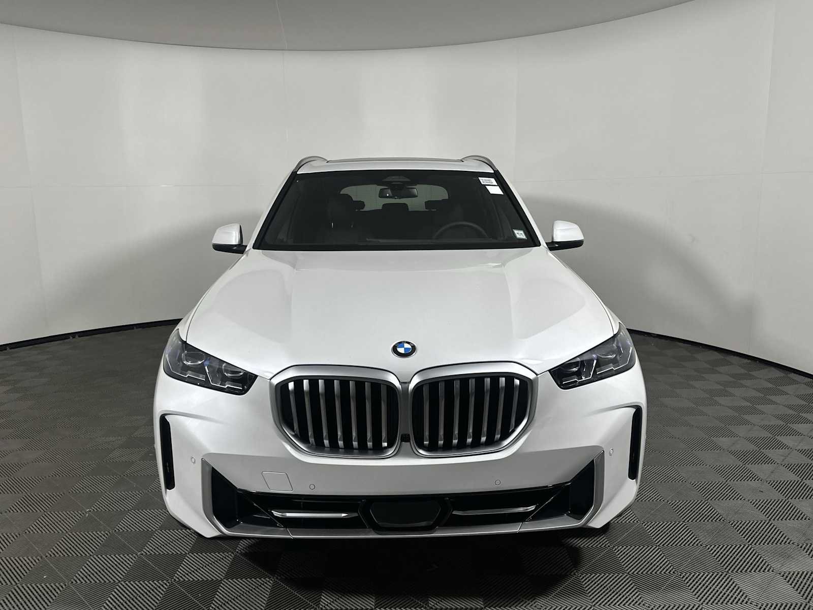 New 2026 BMW X5 xDrive40i w/ Premium Package image 5