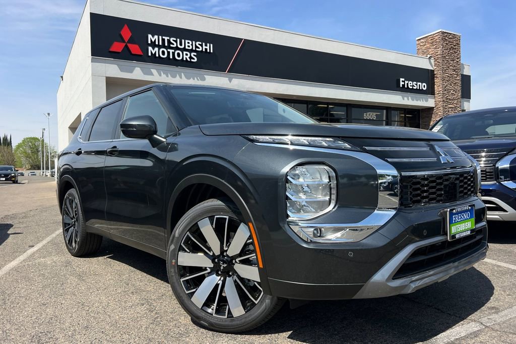 New 2026 Mitsubishi Outlander SE image 2