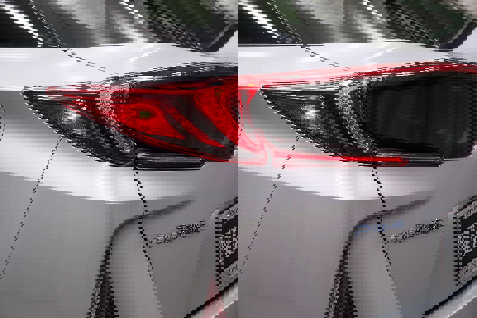 Used 2017 Toyota Prius Prime Plus image 7