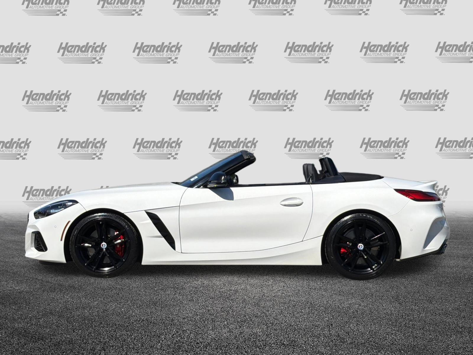 Used 2022 BMW Z4 M40i w/ Premium Package image 8