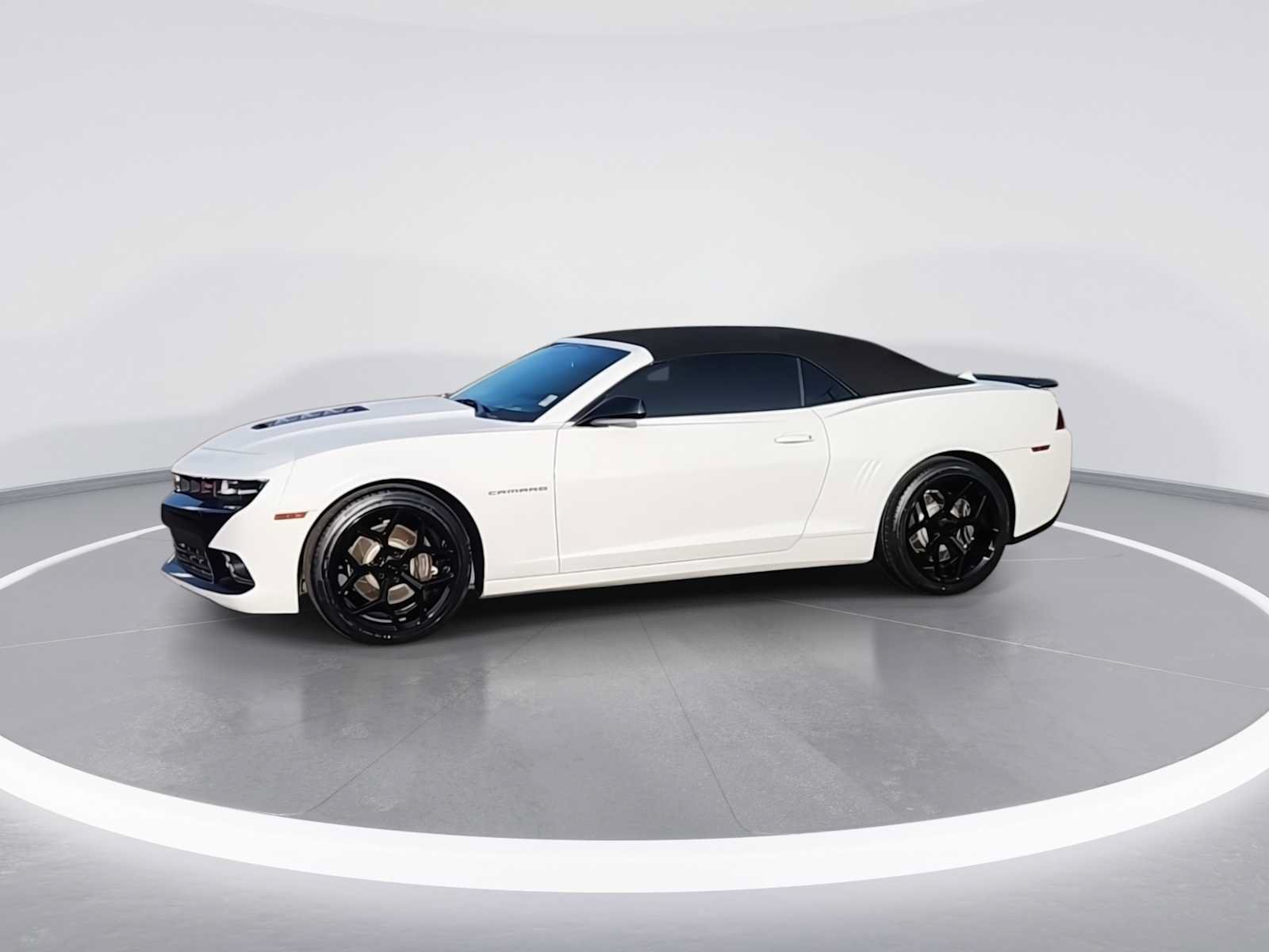 Used 2014 Chevrolet Camaro SS w/ RS Package RWD image 4