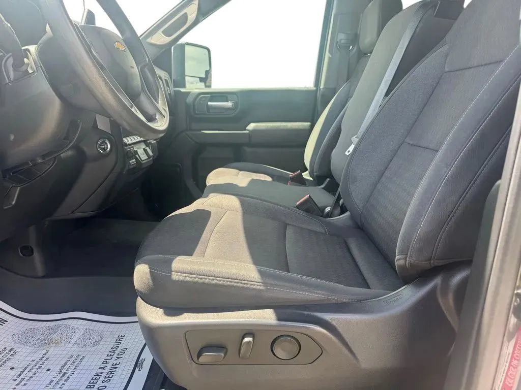 Used 2024 Chevrolet Silverado 2500 Custom w/ Custom Value Package AWD/4WD image 9