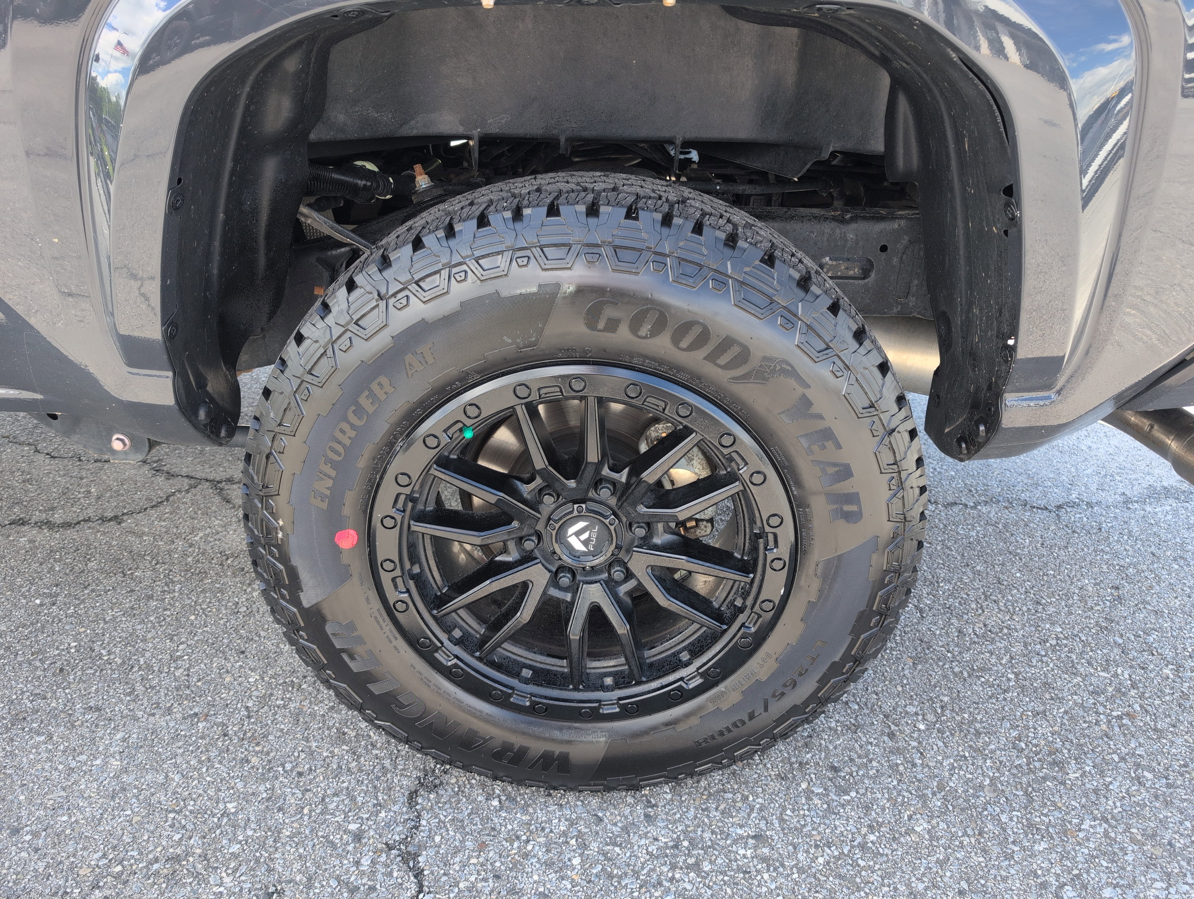 Used 2024 Toyota Tacoma SR5 AWD/4WD image 5