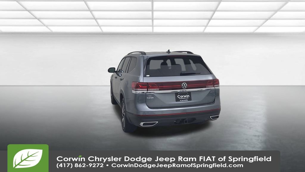Used 2025 Volkswagen Atlas SE image 12