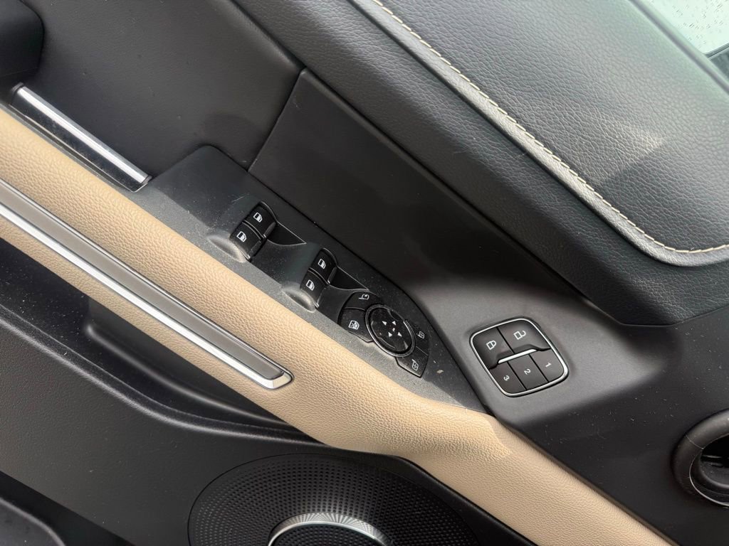 Used 2024 Ford Expedition Limited image 10