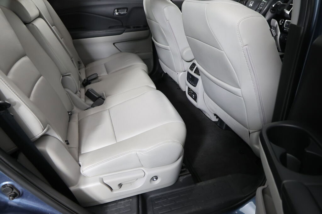 Used 2018 Honda Pilot Touring image 23