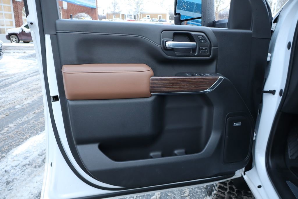 Used 2021 Chevrolet Silverado 2500 High Country w/ Technology Package image 12