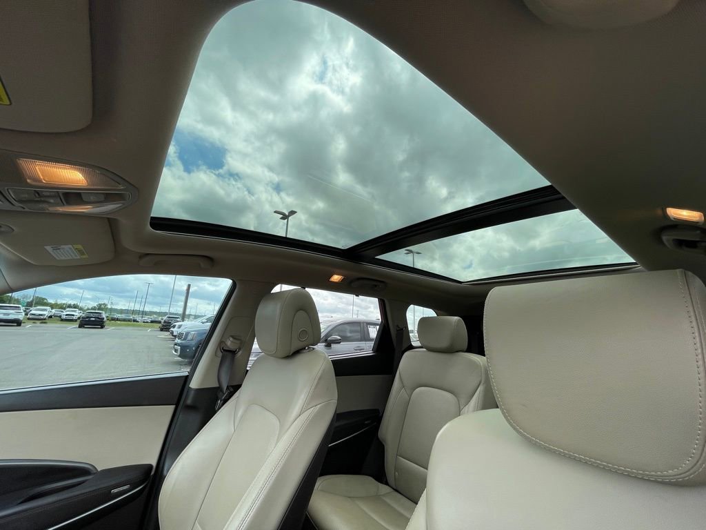 Used 2017 Hyundai Santa Fe Limited AWD/4WD image 25