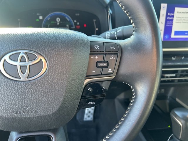 Used 2025 Toyota Camry SE image 17