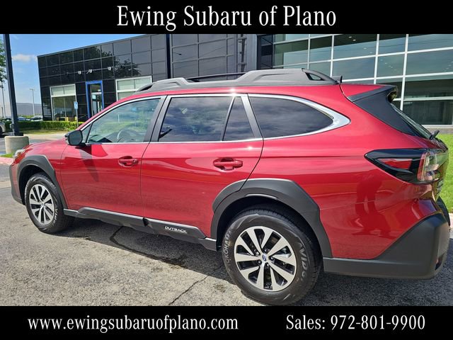 Used 2025 Subaru Outback Premium image 3