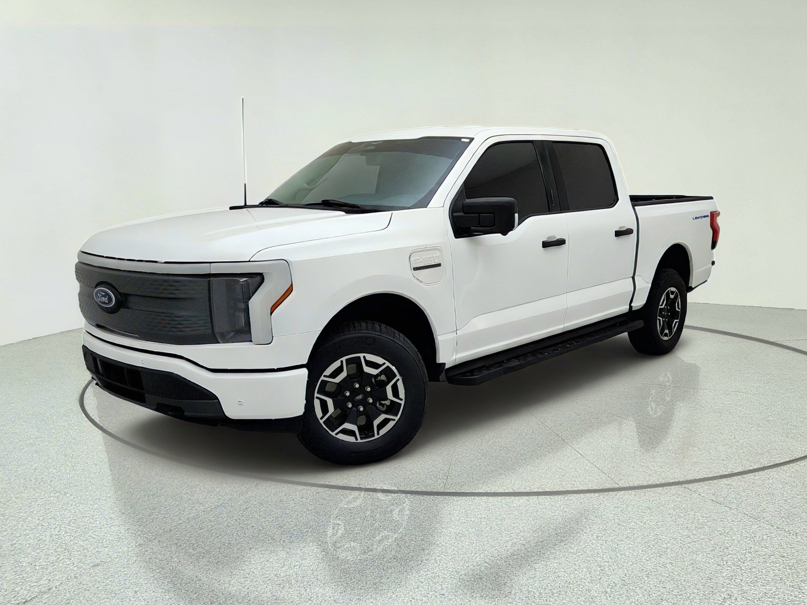 Used 2023 Ford F150 Lightning XLT AWD/4WD image 1