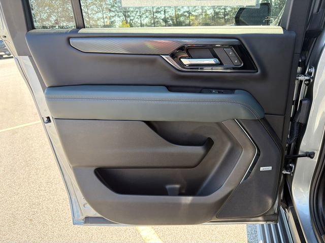 Used 2025 GMC Yukon XL AT4 w/ AT4 Premium Package image 22