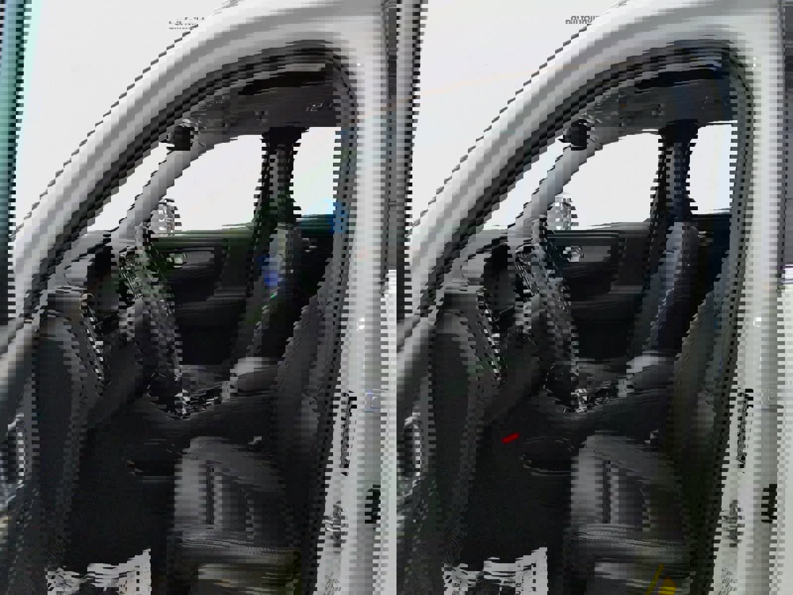 Used 2025 Volvo XC40 B5 Plus image 9