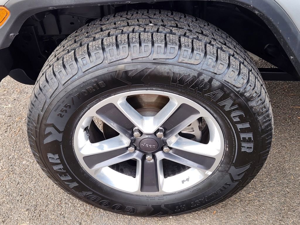 Used 2019 Jeep Wrangler Unlimited Sahara image 13
