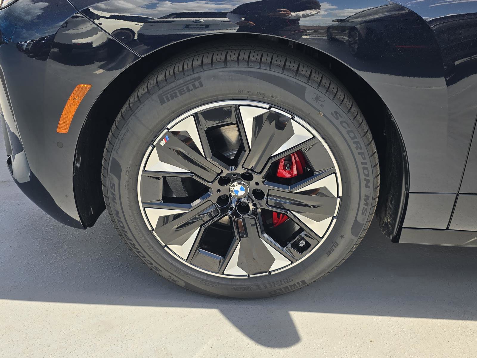 New 2026 BMW iX xDrive60 w/ M Sport Package image 5