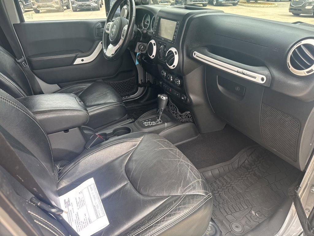 Used 2014 Jeep Wrangler Unlimited Sahara AWD/4WD image 13