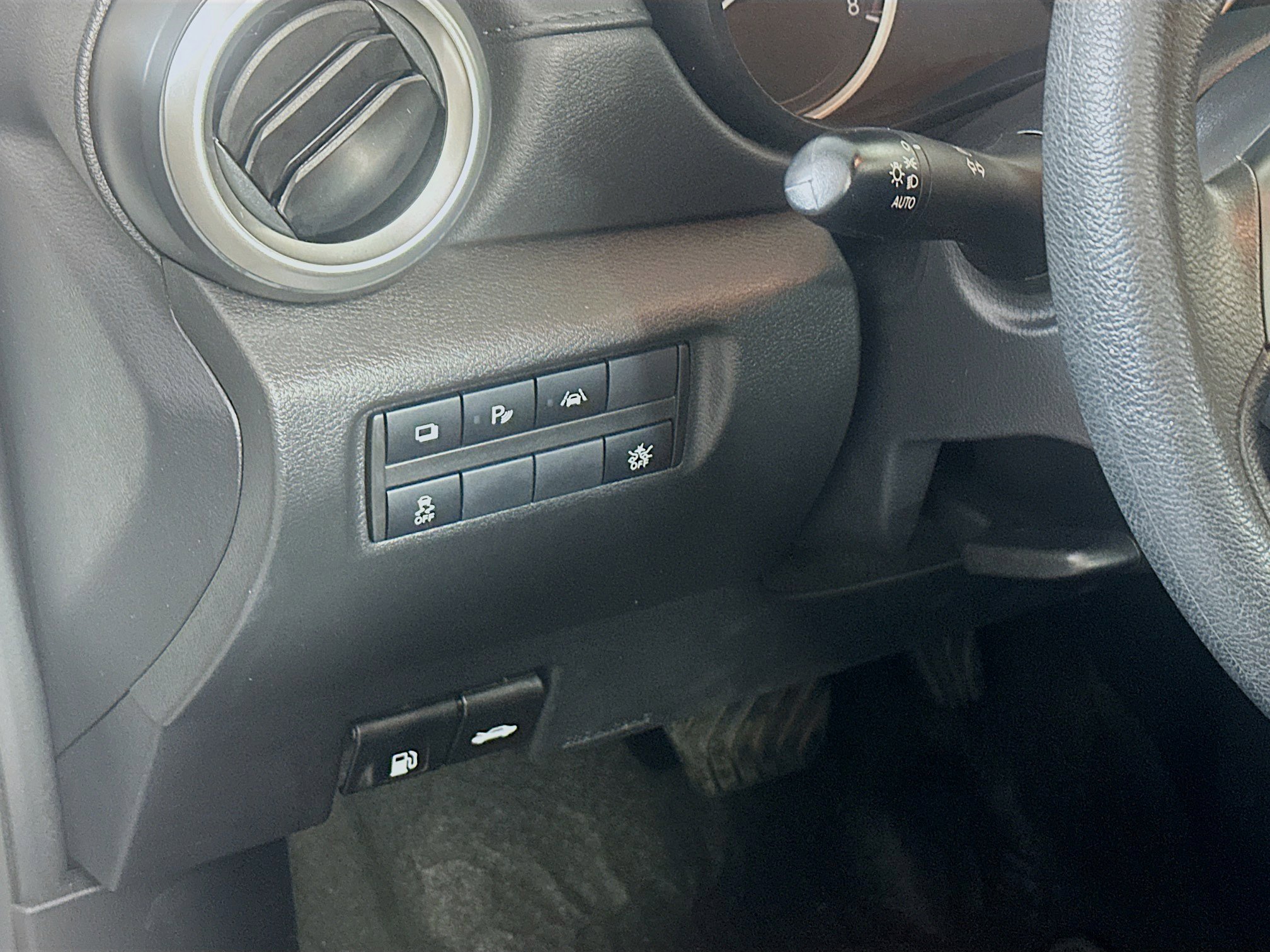 Used 2025 Nissan Versa S image 16