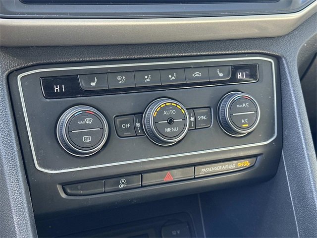 Used 2020 Volkswagen Atlas Cross Sport SE w/ Panoramic Sunroof Package image 23