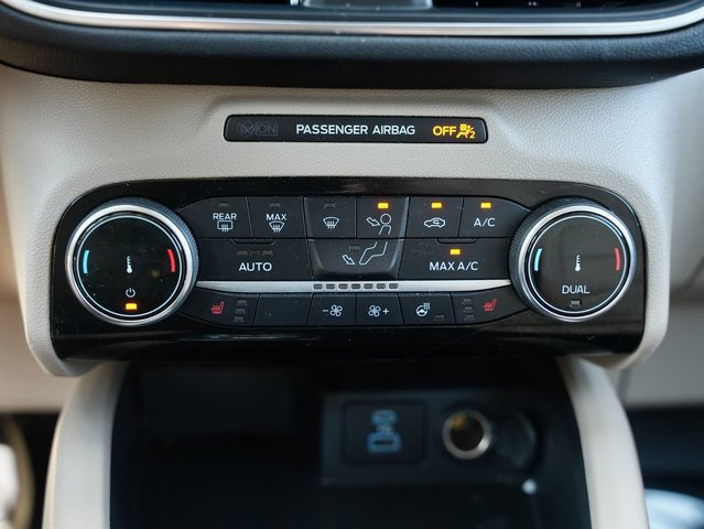 Used 2022 Ford Escape Titanium image 23