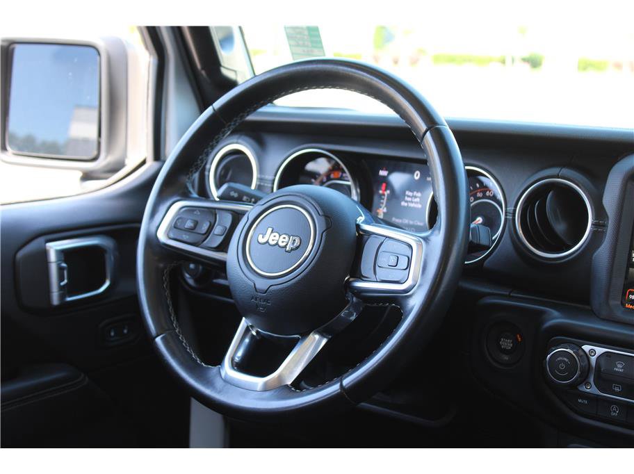 Used 2020 Jeep Wrangler Unlimited Sahara AWD/4WD image 16