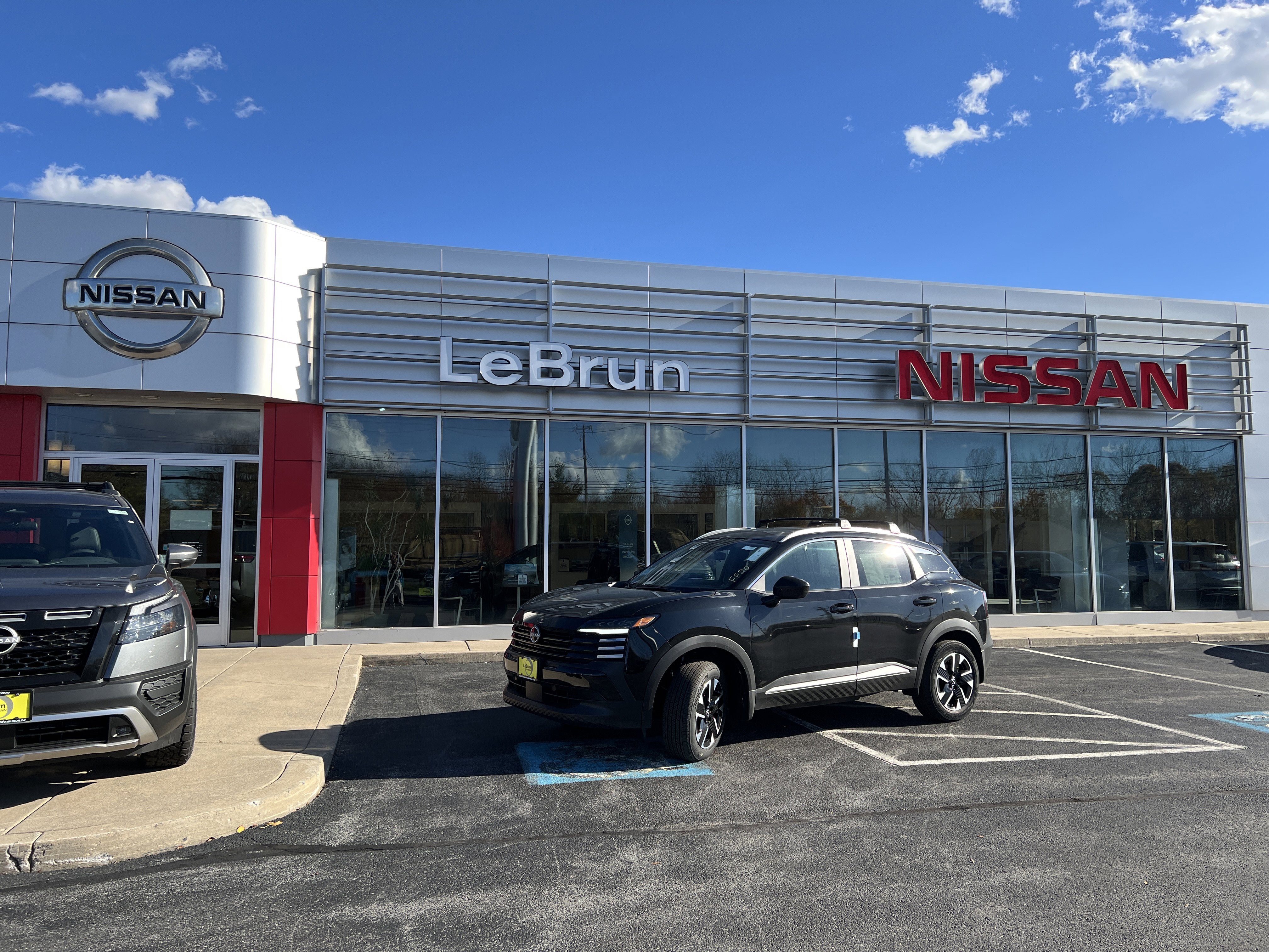 New 2025 Nissan Kicks SV image 1