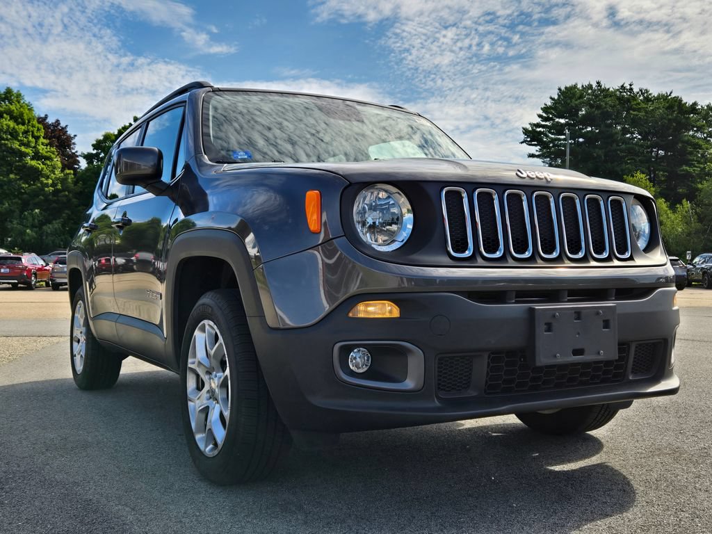 Used 2017 Jeep Renegade Latitude w/ Cold Weather Group AWD/4WD image 8
