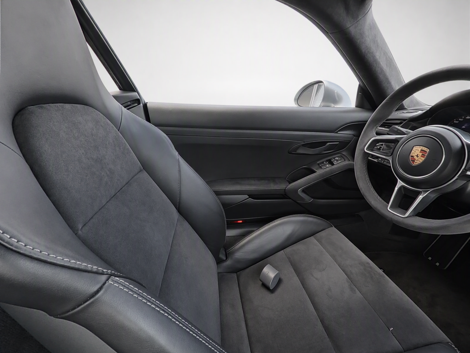 Used 2016 Porsche Cayman GT4 RWD image 18