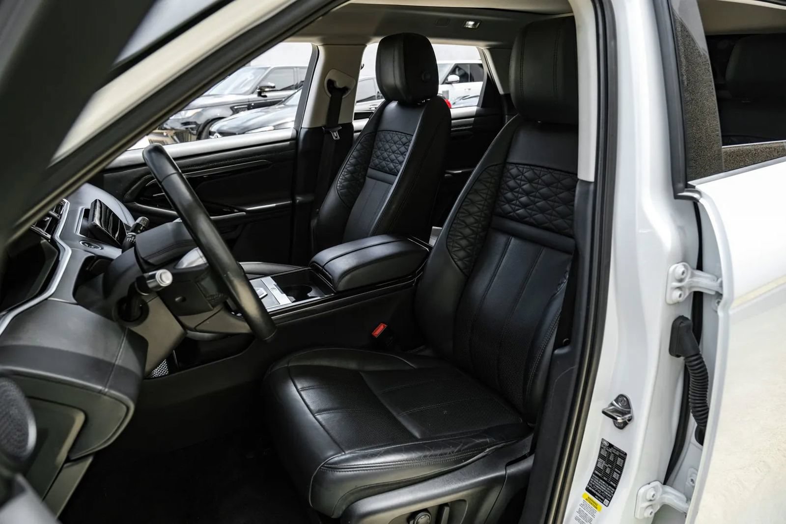 Used 2020 Land Rover Range Rover Evoque SE AWD/4WD image 32