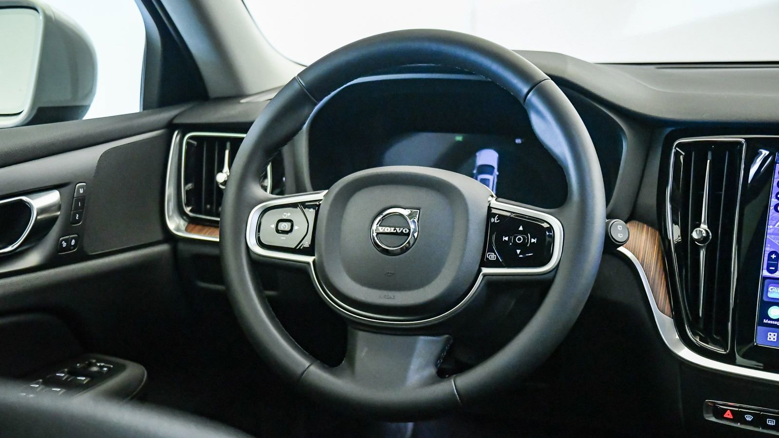 Certified 2025 Volvo V60 B5 Cross Country Plus image 13