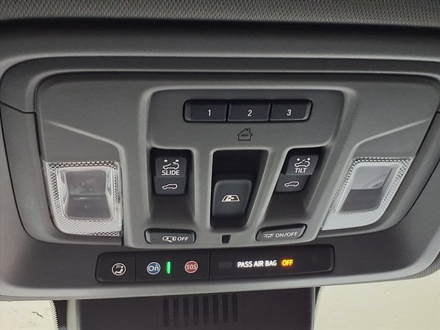 Used 2022 Chevrolet Silverado 1500 LTZ w/ LTZ Premium Texas Edition AWD/4WD image 18