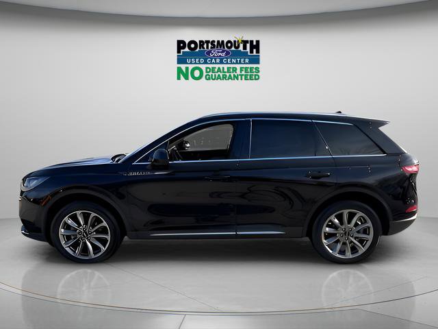 Used 2022 Lincoln Corsair AWD w/ Premium Package image 2
