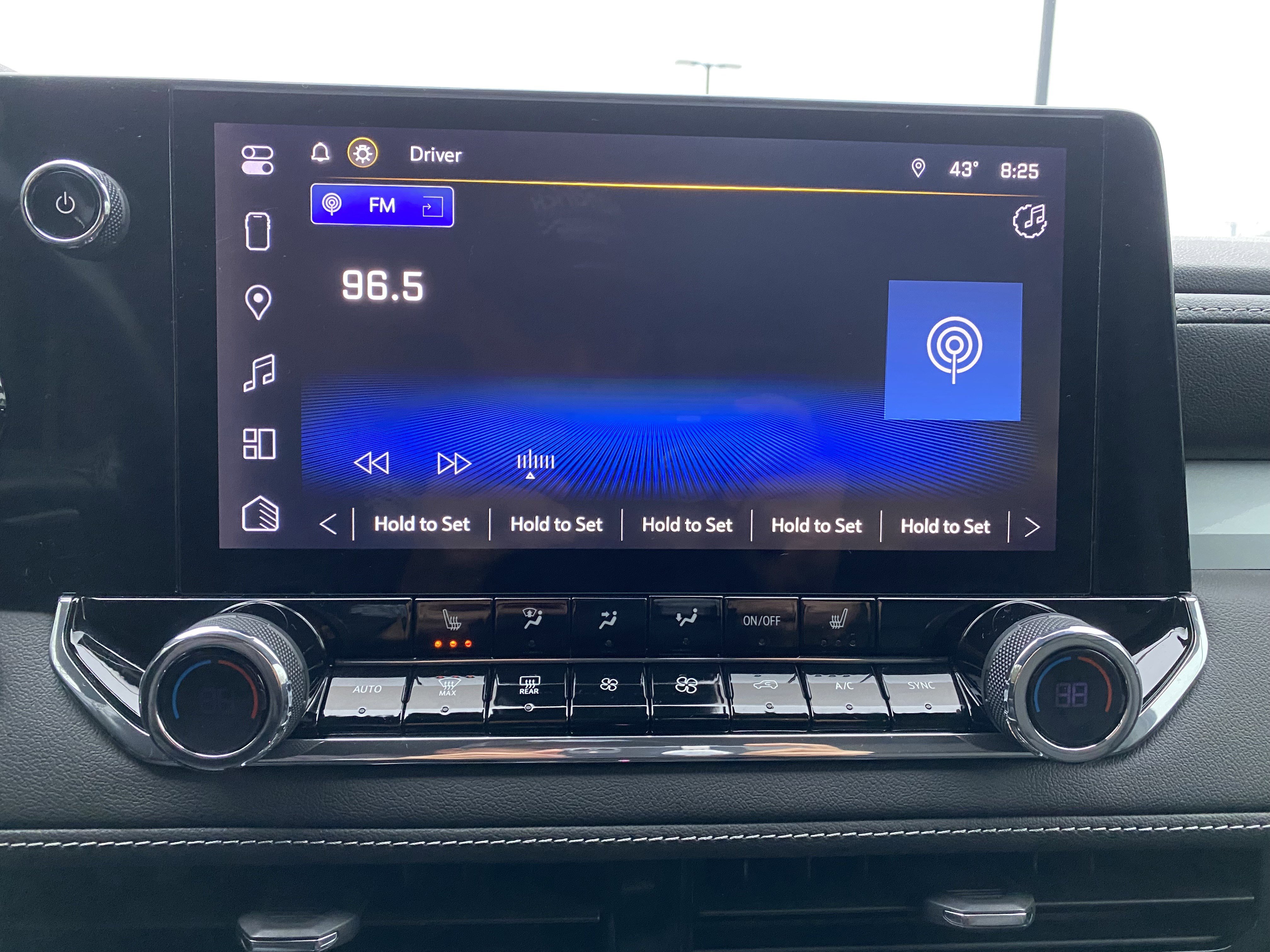 Used 2023 Chevrolet Colorado LT w/ LT Convenience Package III image 26