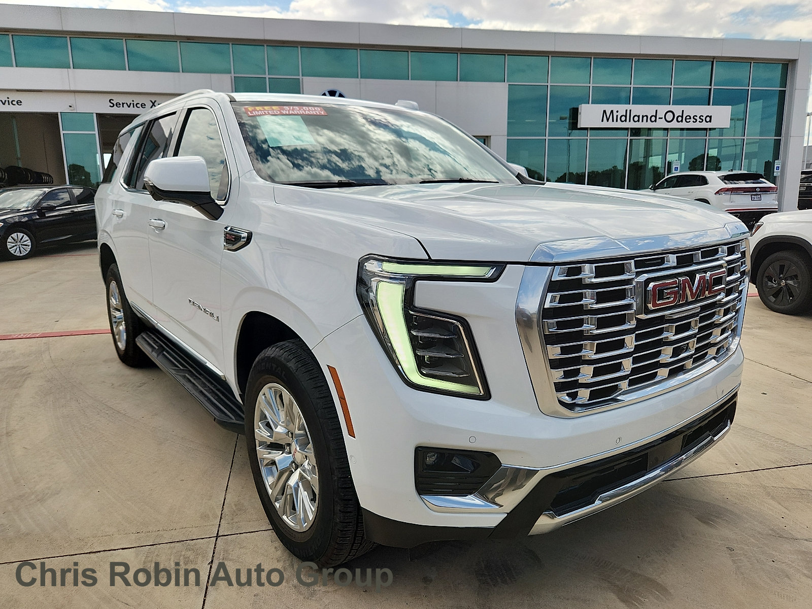 Used 2025 GMC Yukon Denali AWD/4WD image 1